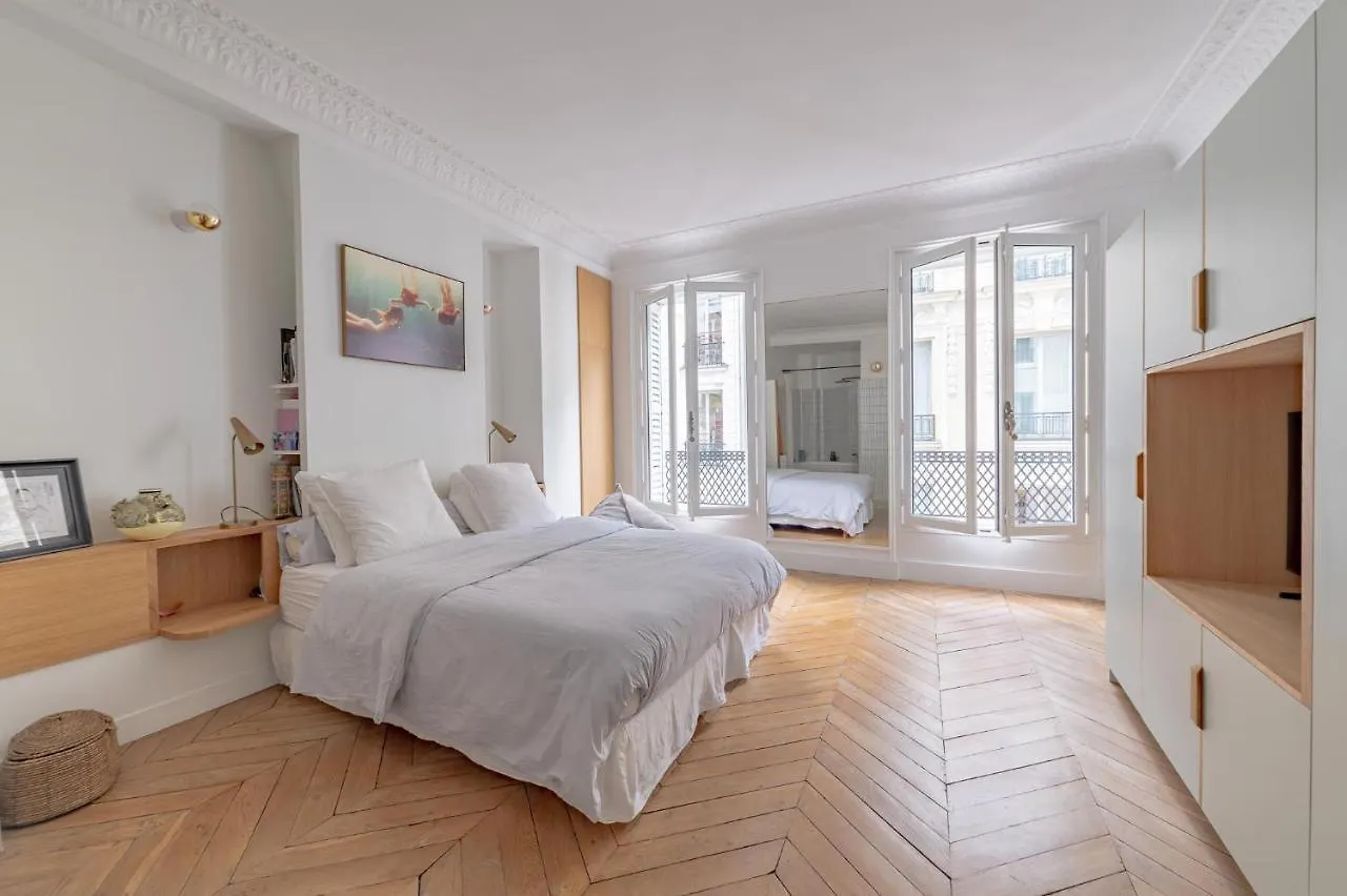 Very Spacious And Stylish Apartment At The Opera. Paris