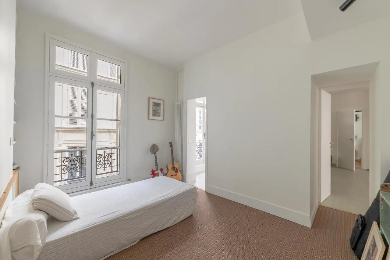 Very Spacious And Stylish Apartment At The Opera. Paris