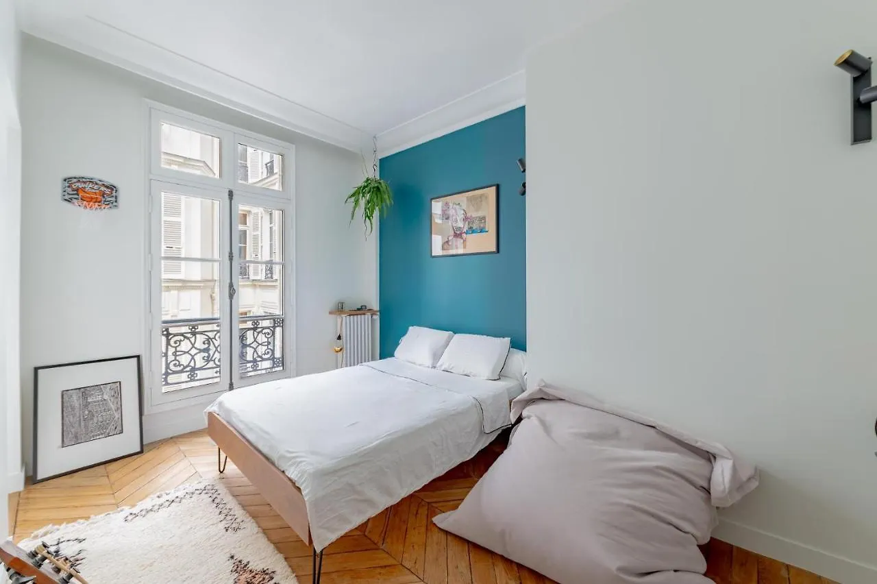Very Spacious And Stylish Apartment At The Opera. Paris