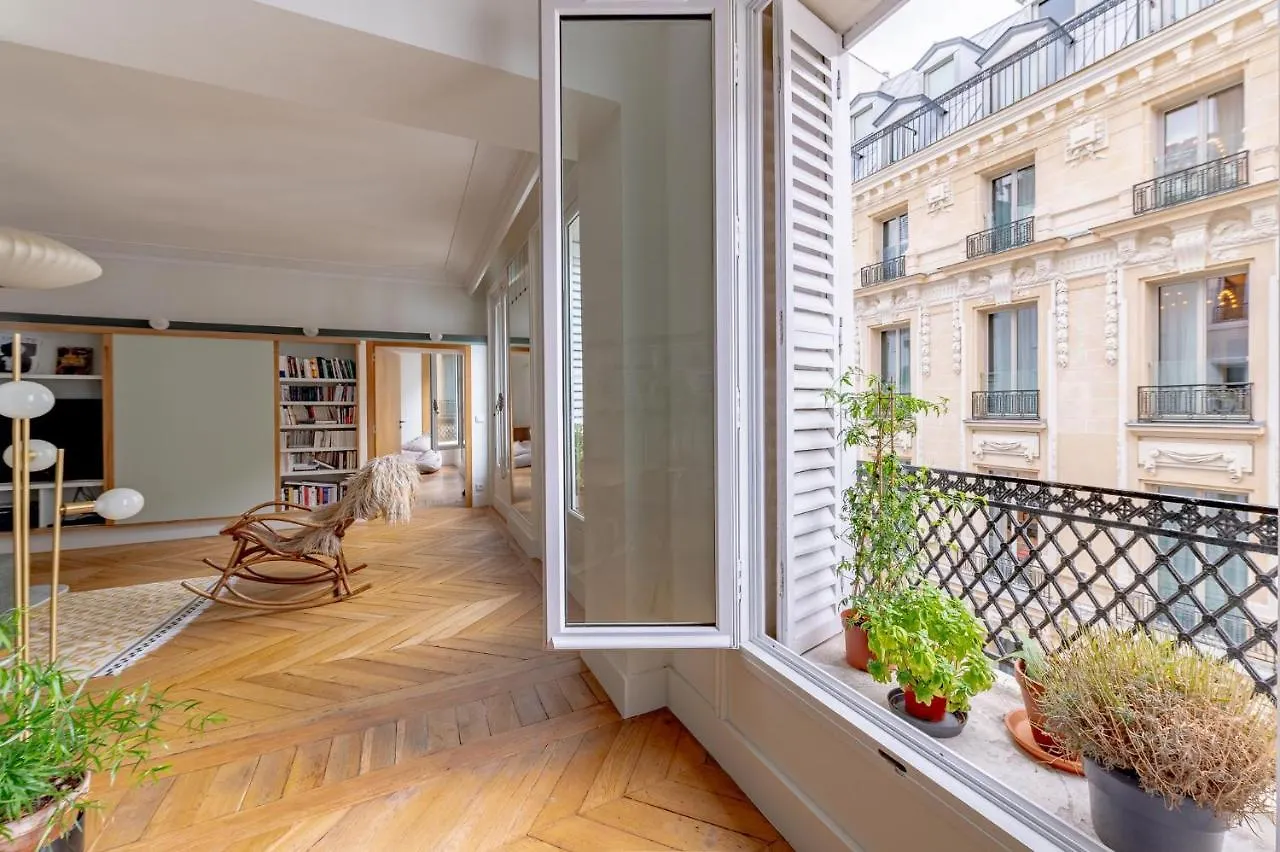 Very Spacious And Stylish Apartment At The Opera. Paris