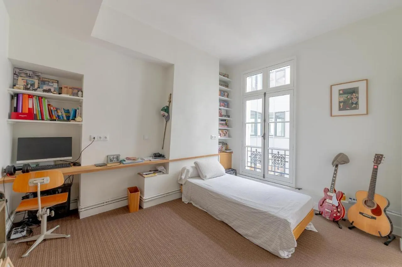 Very Spacious And Stylish Apartment At The Opera. Paris