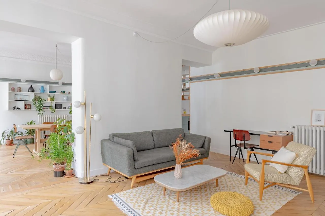 Very Spacious And Stylish Apartment At The Opera. Paris