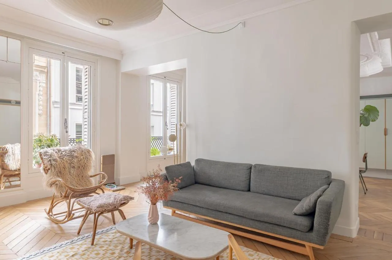 Very Spacious And Stylish Apartment At The Opera. Paris