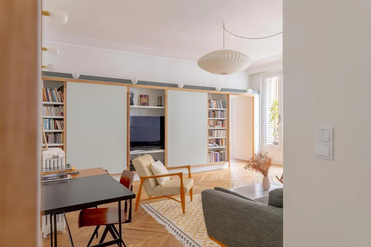 Very Spacious And Stylish Apartment At The Opera. Paris